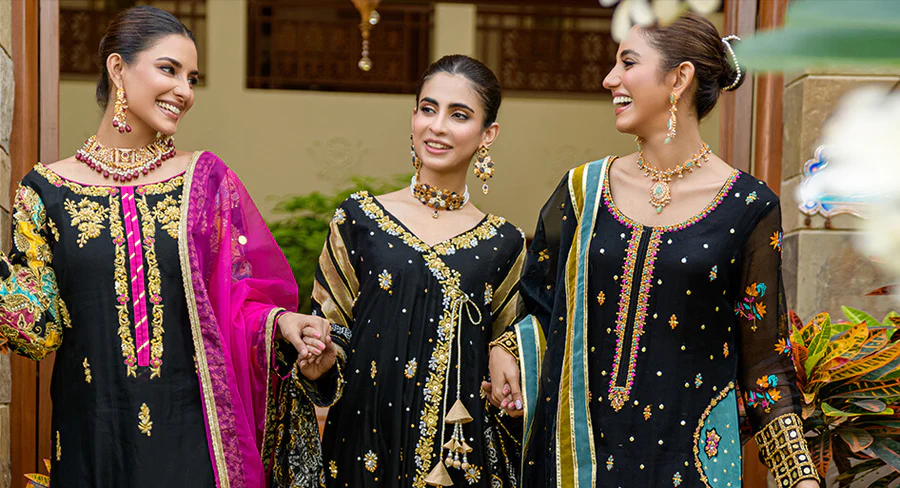  Pakistani Traditional Wear