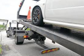 When to Use Long Distance Towing in Livonia?