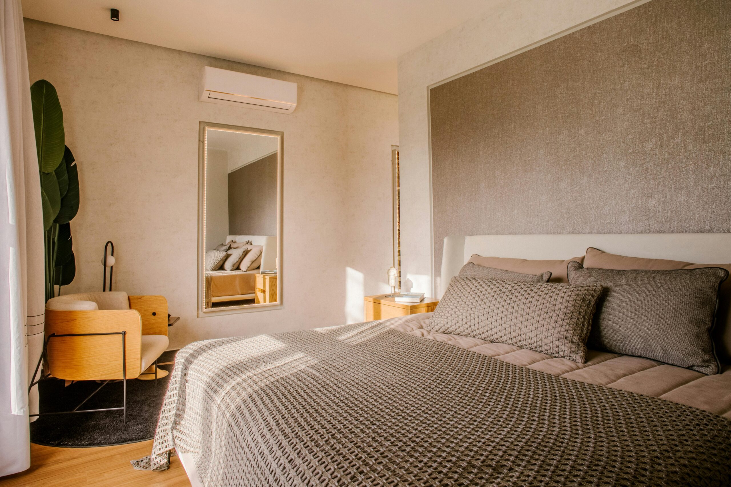 Transform Your Space with Stunning Mirror Decorating Ideas for Your Bedroom