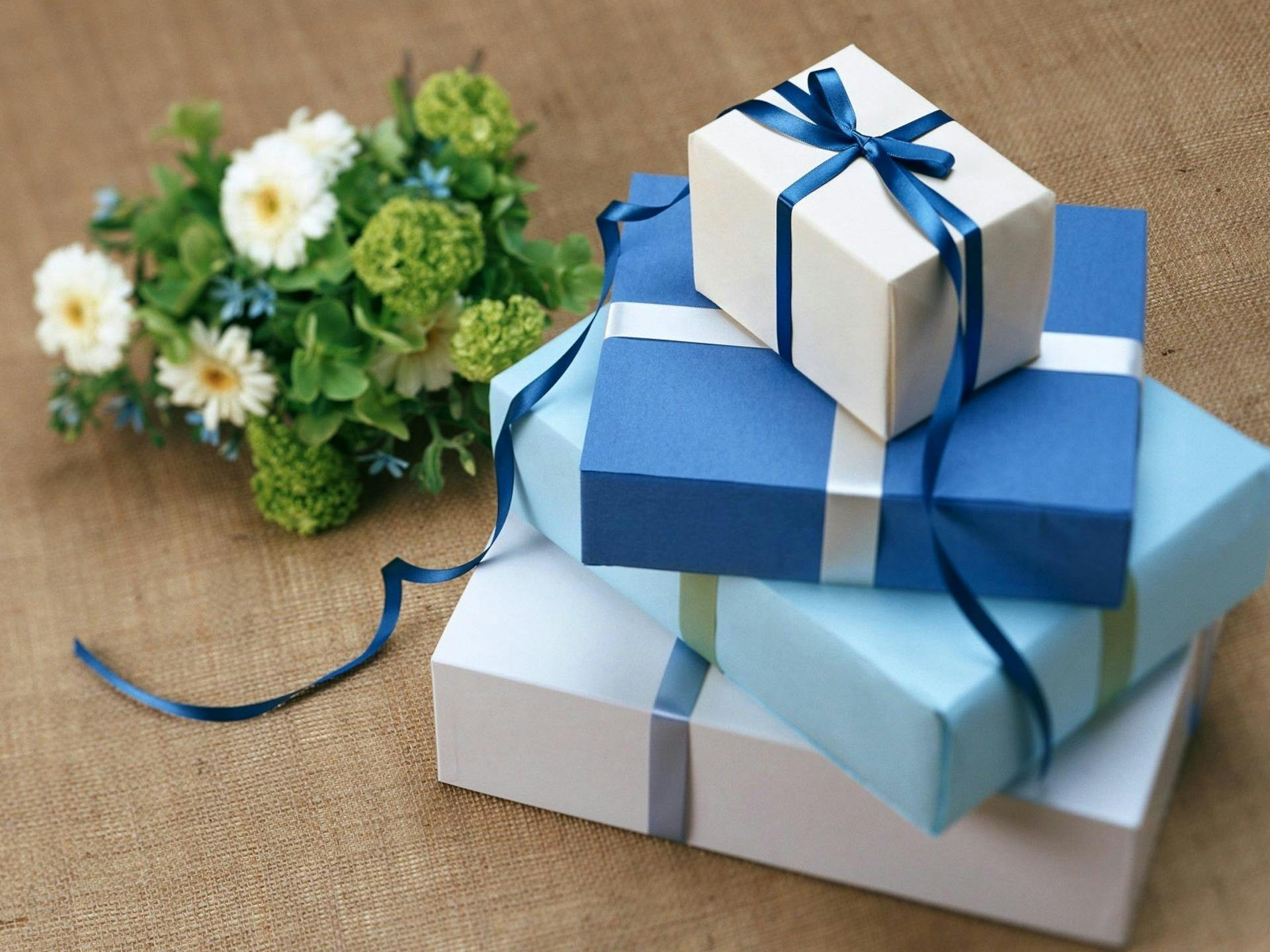 10 Unique Daughters Day Gifts That Celebrate Her Individuality