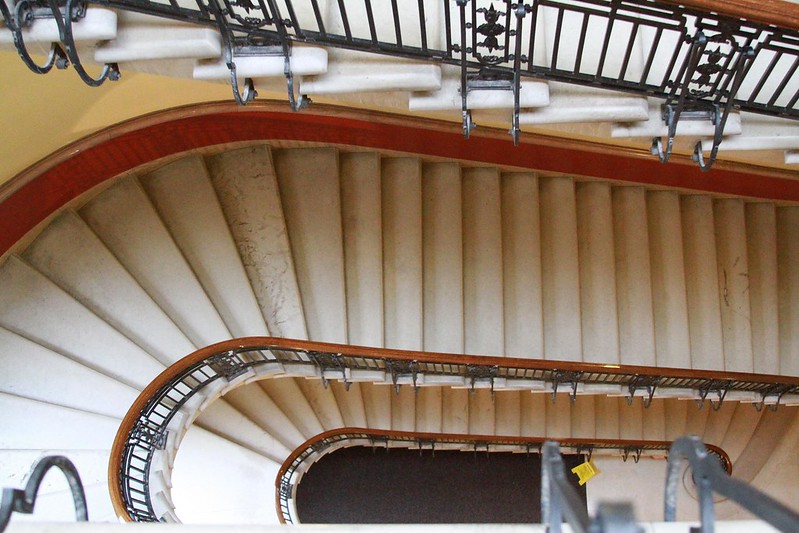 cantilever stairs in Dallas