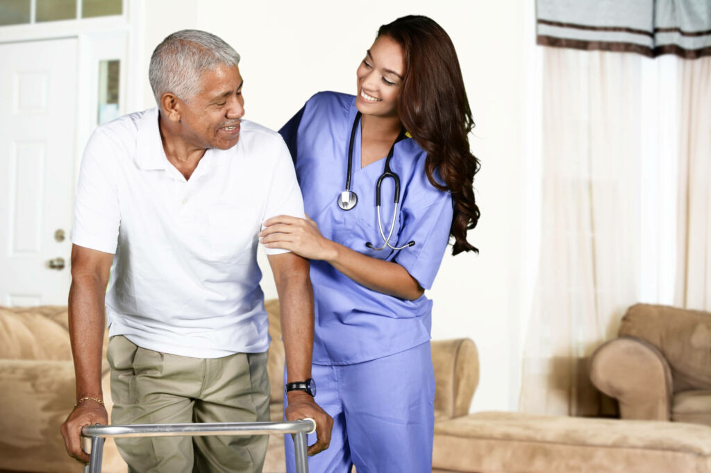 Benefits of Hiring a Professional Caretaker for Patients at Home