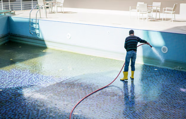 swimming pool cleaning services