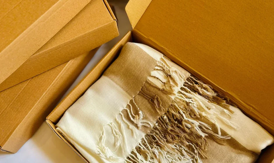 The Ultimate Guide to Choosing Apparel Packaging Bags