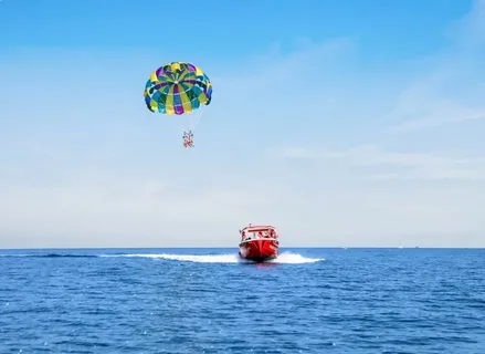 Parasailing in Dubai,.