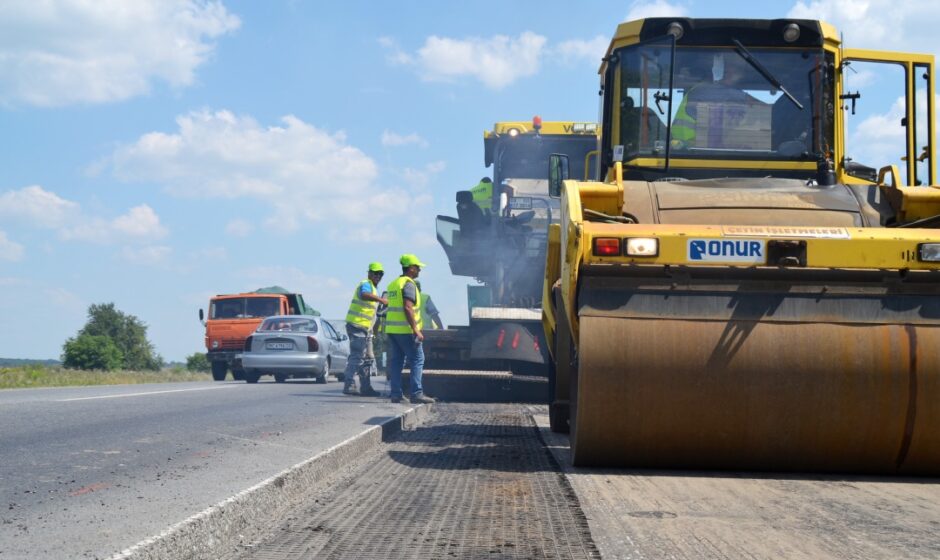 Asphalt Paving Maintenance Service