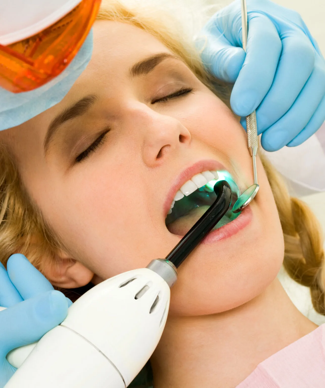 3Can Premier Cosmetic Dentistry Fix Chipped or Discolored Teeth?