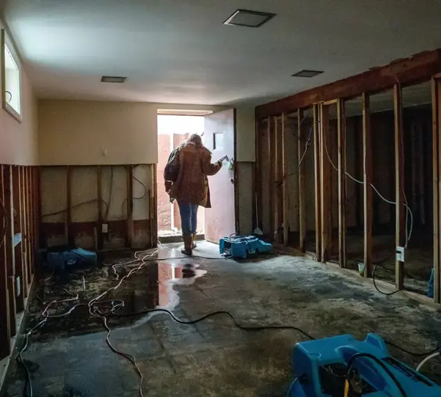 How Do Emergency Services Respond to Flood Situations?